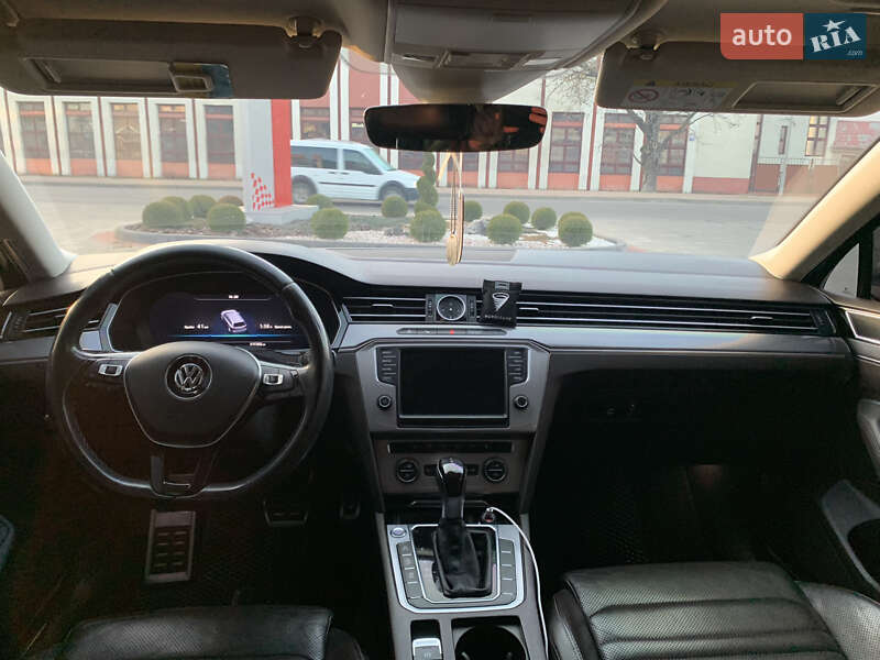 Универсал Volkswagen Passat 2015 в Хусте