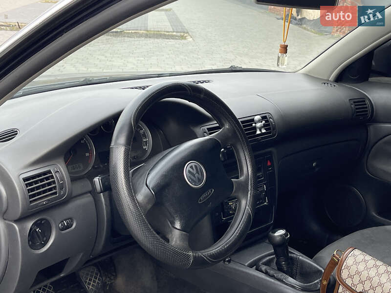 Седан Volkswagen Passat 2004 в Хмельницком