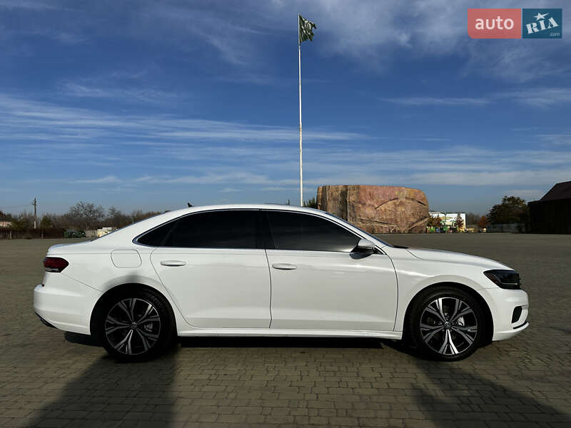 Седан Volkswagen Passat 2020 в Одессе