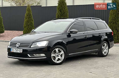 Універсал Volkswagen Passat 2011 в Тернополі