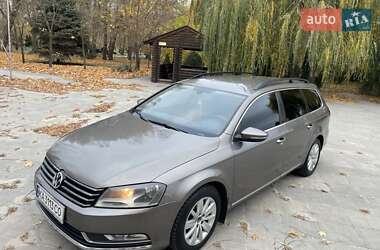 Универсал Volkswagen Passat 2011 в Каменском