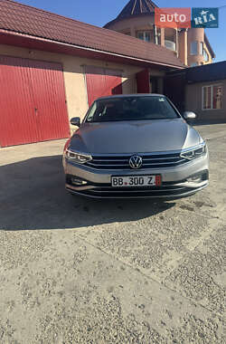 Седан Volkswagen Passat 2020 в Тячеве