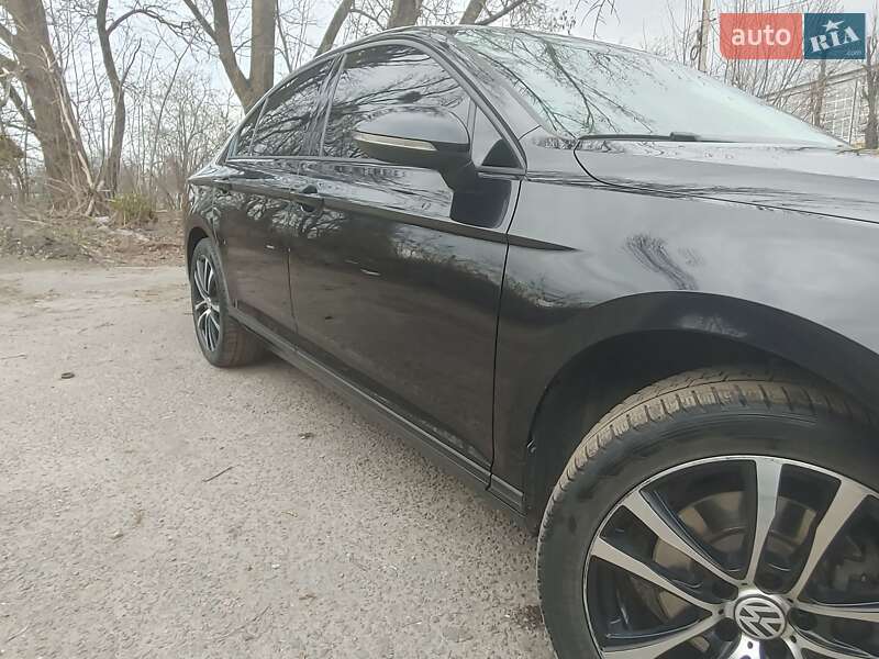 Седан Volkswagen Passat 2016 в Шептицькому