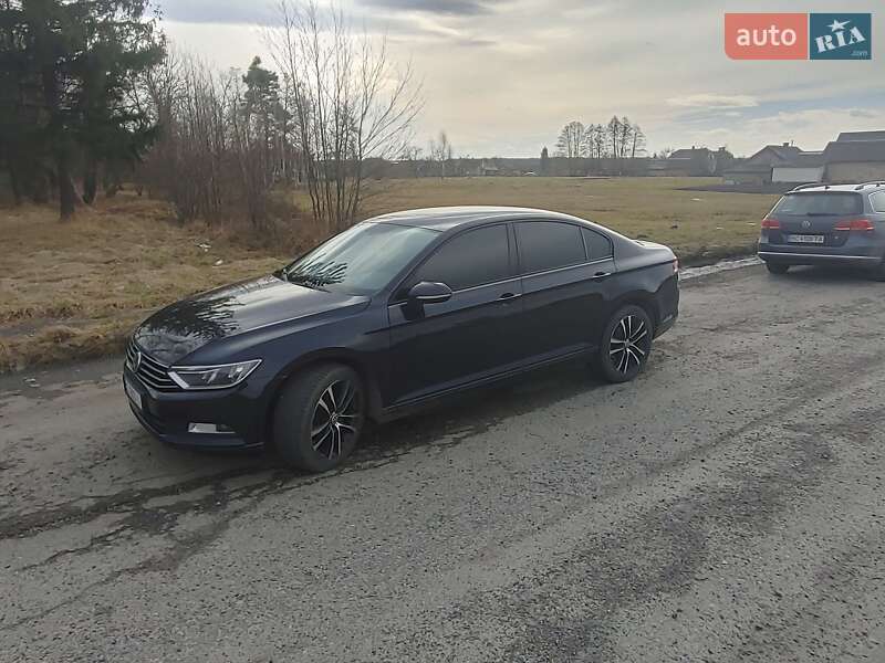 Седан Volkswagen Passat 2016 в Шептицькому