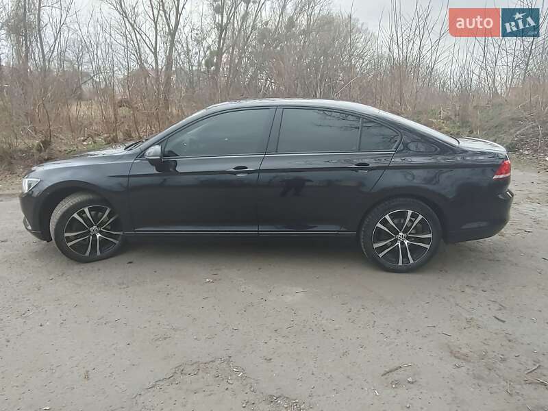 Седан Volkswagen Passat 2016 в Шептицькому