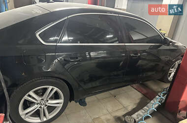 Седан Volkswagen Passat 2011 в Киеве