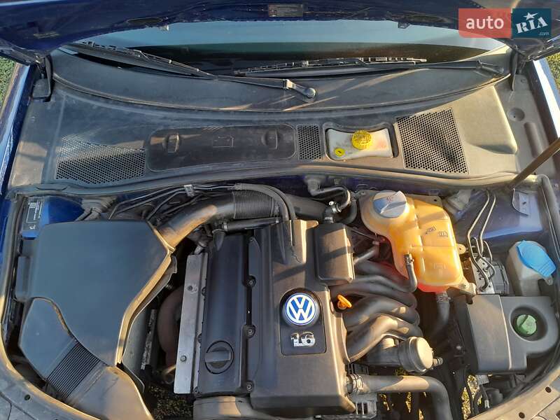 Седан Volkswagen Passat 2001 в Карлівці