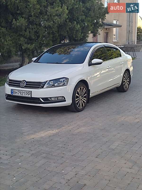 Седан Volkswagen Passat 2012 в 