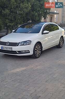 Седан Volkswagen Passat 2012 в 