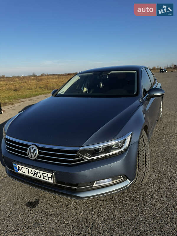 Седан Volkswagen Passat 2014 в Рівному