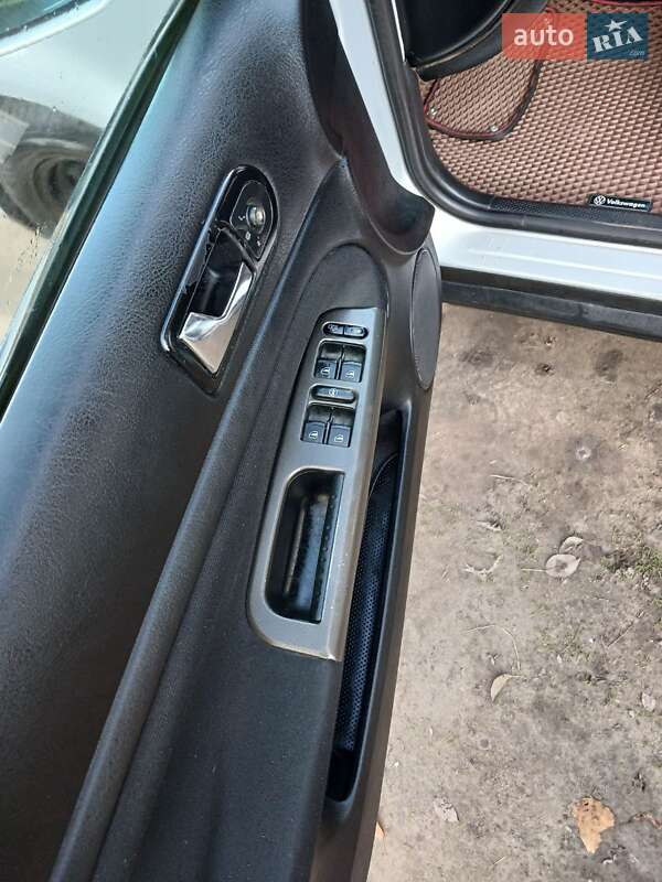 Універсал Volkswagen Passat 2000 в Турійську