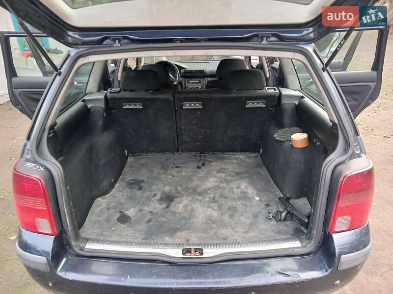 Універсал Volkswagen Passat 2000 в Турійську