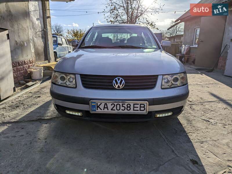 Седан Volkswagen Passat 1997 в Киеве