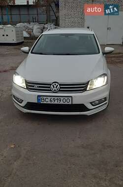 Универсал Volkswagen Passat 2012 в Киеве