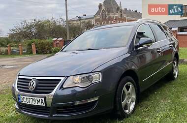 Універсал Volkswagen Passat 2009 в Дрогобичі