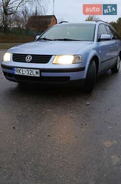 Универсал Volkswagen Passat 2000 в Ромнах