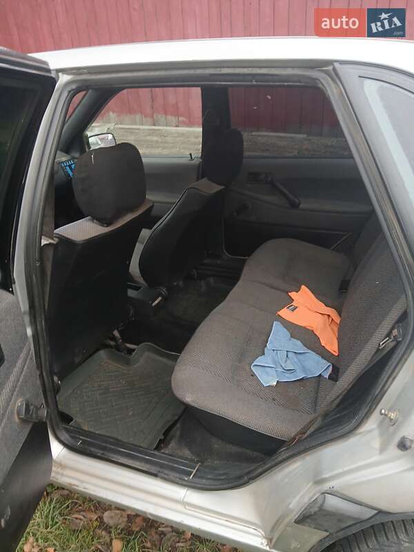 Седан Volkswagen Passat 1990 в Ивано-Франковске