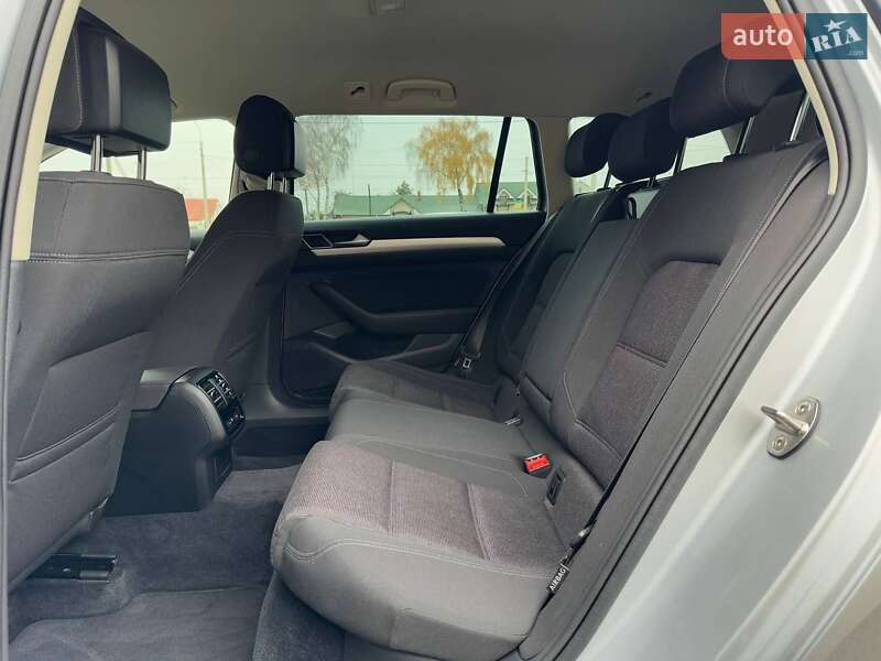 Универсал Volkswagen Passat 2018 в Киеве