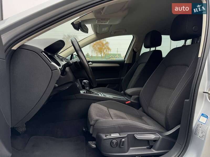 Универсал Volkswagen Passat 2018 в Киеве