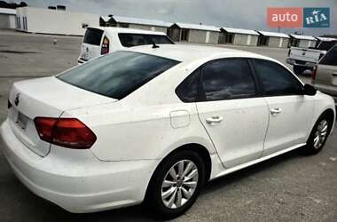 Седан Volkswagen Passat 2013 в Киеве