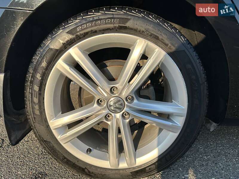 Седан Volkswagen Passat 2015 в Києві