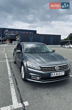 Седан Volkswagen Passat 2016 в Києві