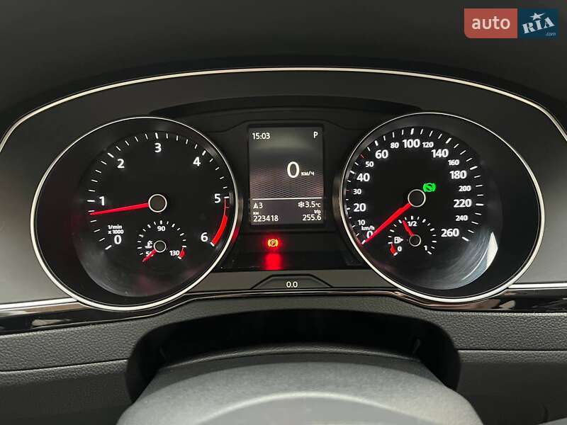 Универсал Volkswagen Passat 2016 в Хмельницком