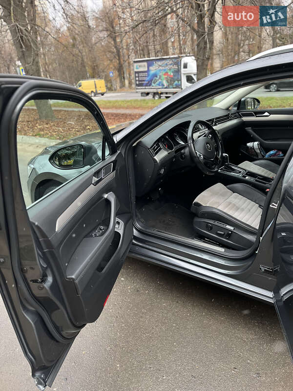 Универсал Volkswagen Passat 2016 в Хмельницком