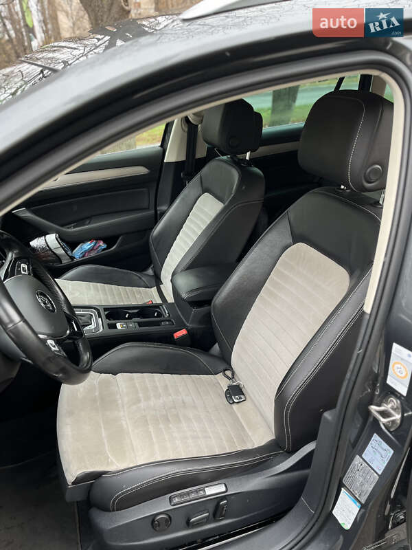 Универсал Volkswagen Passat 2016 в Хмельницком