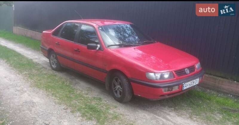 Седан Volkswagen Passat 1994 в Києві