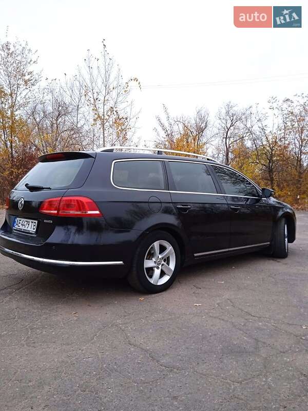 Універсал Volkswagen Passat 2012 в Дніпрі