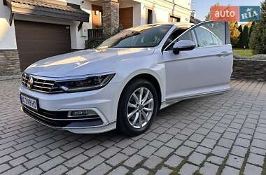 Седан Volkswagen Passat 2018 в Львові