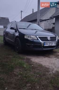 Універсал Volkswagen Passat 2006 в Сарнах