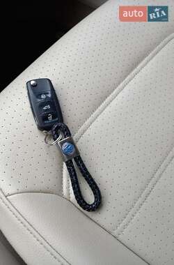 Седан Volkswagen Passat 2013 в 