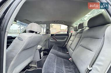 Седан Volkswagen Passat 2002 в 