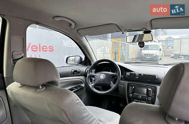 Седан Volkswagen Passat 2002 в 