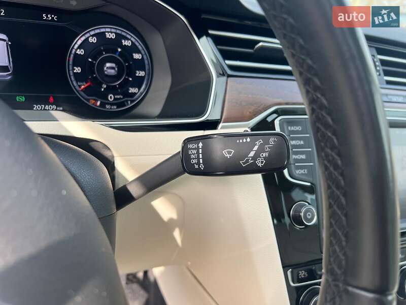 Универсал Volkswagen Passat 2016 в Киеве фото 15 Универсал Volkswagen Passat 2016 в Киеве