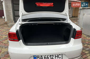 Седан Volkswagen Passat 2012 в 