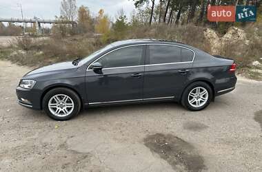 Седан Volkswagen Passat 2013 в Києві