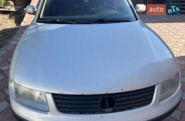 Седан Volkswagen Passat 1999 в Киеве