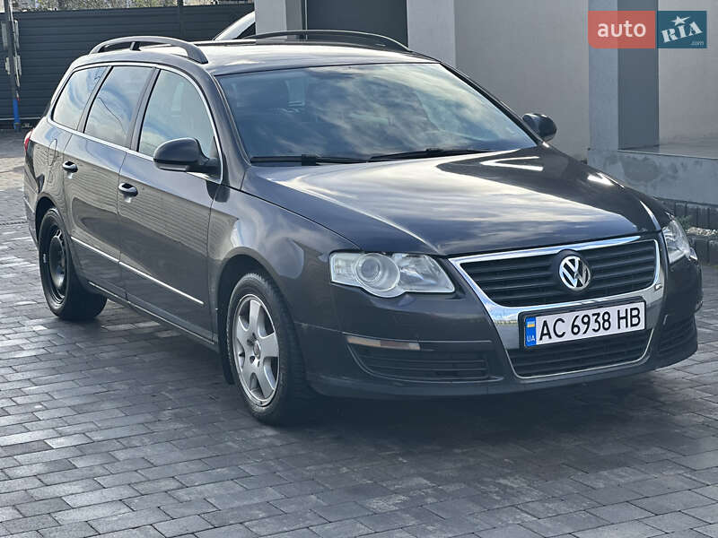 Універсал Volkswagen Passat 2005 в Володимир-Волинському