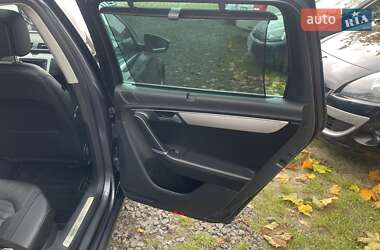 Универсал Volkswagen Passat 2011 в 