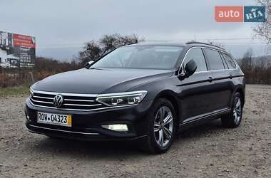 Універсал Volkswagen Passat 2021 в Ужгороді