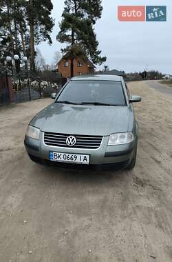 Седан Volkswagen Passat 2001 в Березному