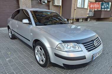 Седан Volkswagen Passat 2003 в Бердичеве