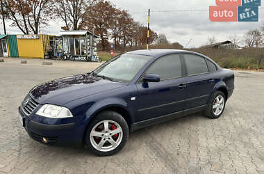 Седан Volkswagen Passat 2003 в Снятине