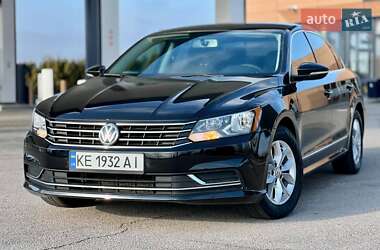 Седан Volkswagen Passat 2015 в Львові