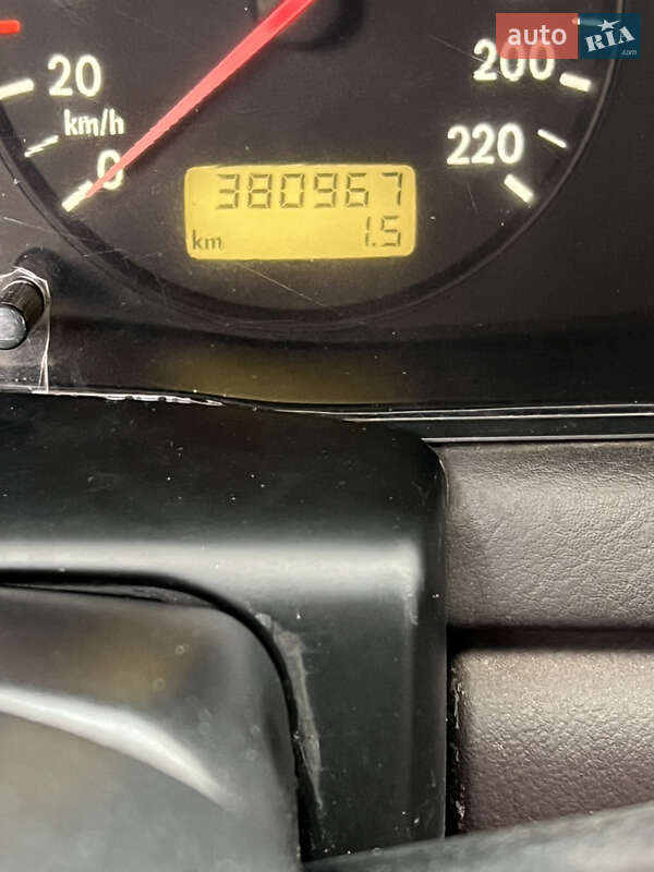 Седан Volkswagen Passat 1997 в Харькове