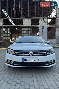 Седан Volkswagen Passat 2017 в Львові