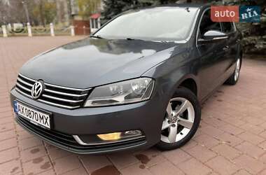 Седан Volkswagen Passat 2012 в Харкові